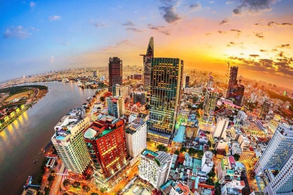 HSBC nâng dự báo tăng trưởng GDP Việt Nam 2024 lên 6,5%
