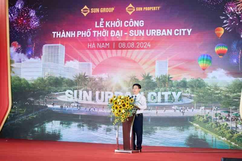 Ông Trương Quốc Huy - Phó Bí thư Tỉnh ủy, Chủ tịch UBND tỉnh Hà Nam phát biểu tại lễ khởi công dự án.