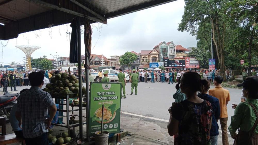 Sập cầu Phong Châu ở Phú Thọ - ảnh 2