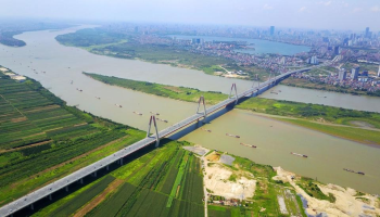 Hà Nội định hướng làm tàu điện treo dọc sông Hồng