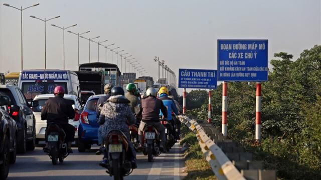Hà Nội phân luồng giao thông phục vụ thi công trên cầu Thanh Trì                                    