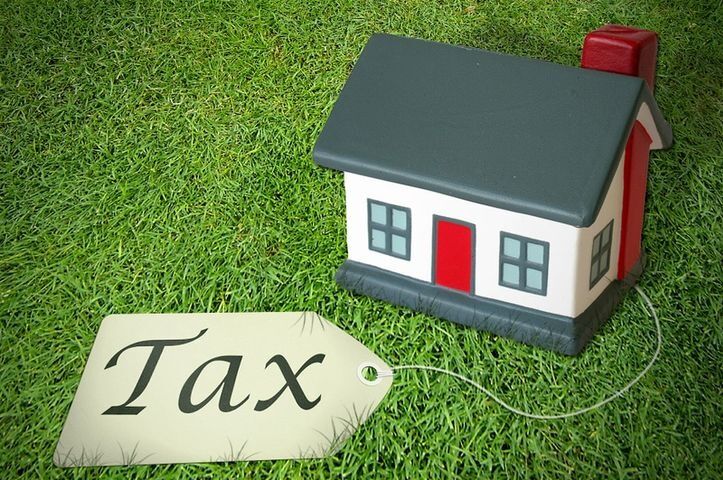 Sửa đổi quy định về tính thuế chuyển nhượng bất động sản                                    
