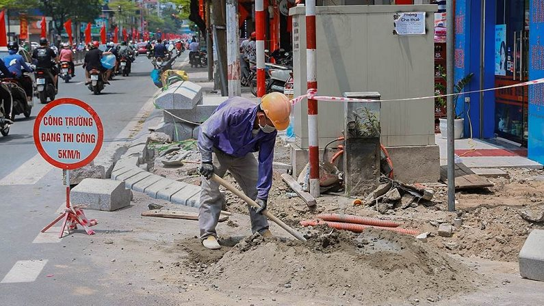 Hà Nội: Tạm dừng thi công vỉa hè, đào đường để người dân đón Tết từ hôm nay